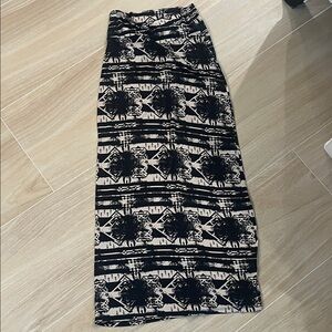 Rue21 Black and Cream Maxi Skirt